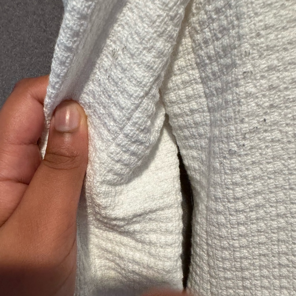 Zara Women's White Textured Blazer with Black Trim - Picture 4 of 7